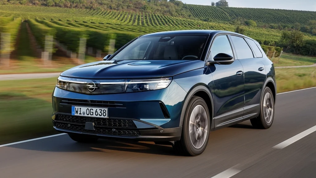 Nový Opel Grandland: Elektrifikované SUV v Česku