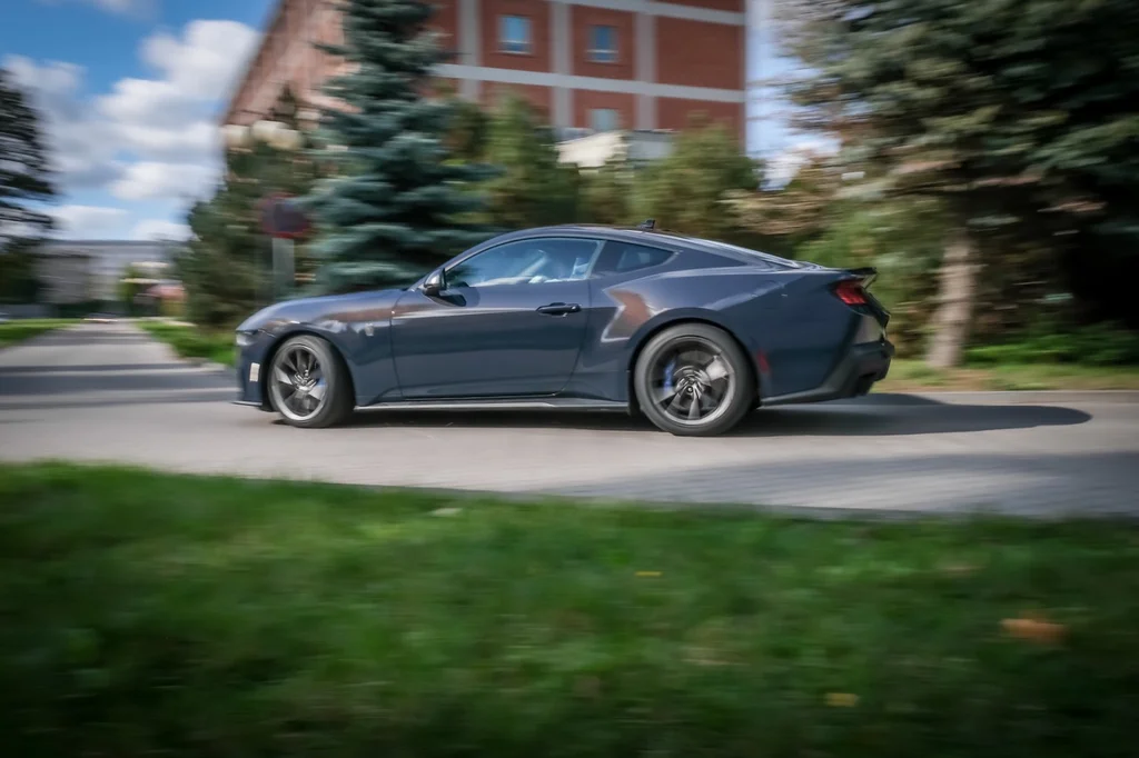 Mustang Dark Horse: Poslední Muscle Car V8