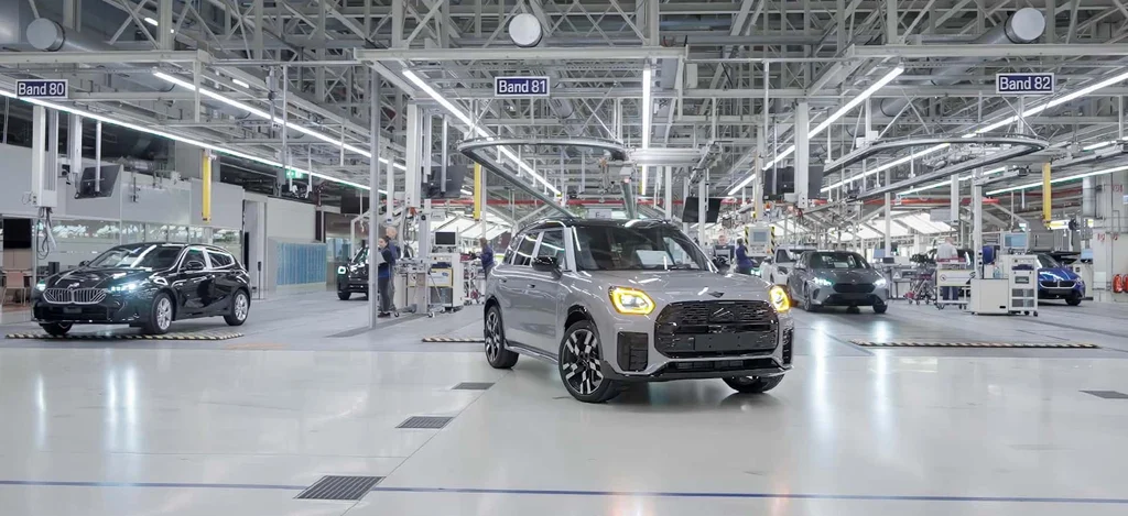 BMW a Mini s autonomní jízdou ve výrobě