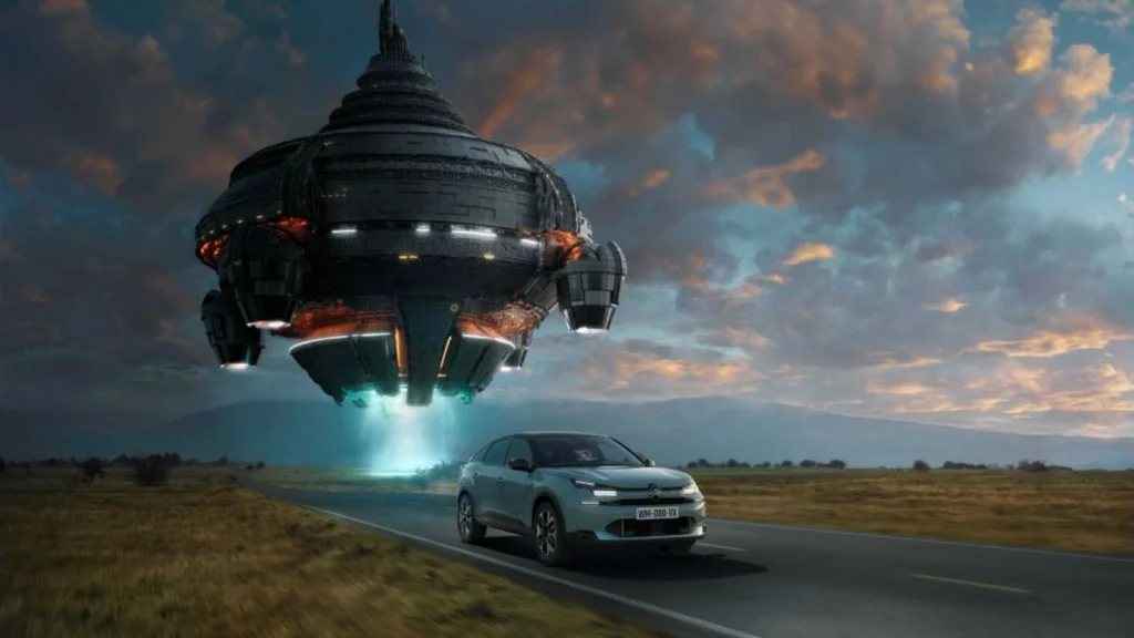 Komedia w reklamie Citroëna: Komfort ë-C4