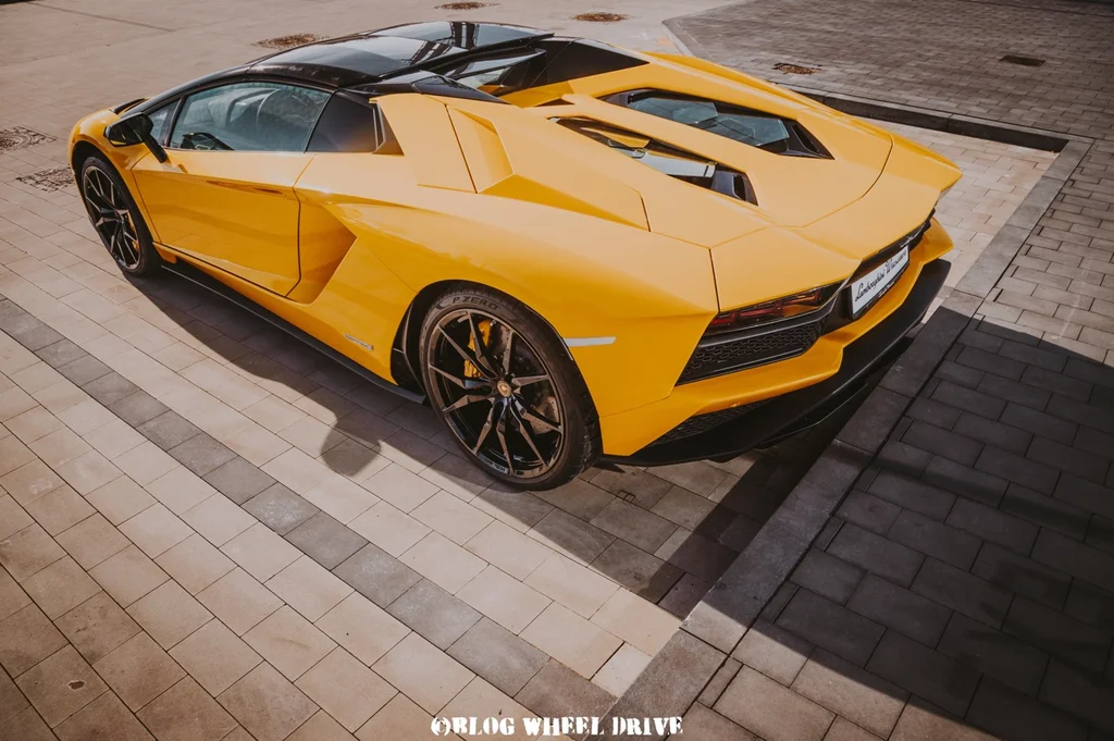 Nielen jazda: Mladík na Lamborghini Aventador