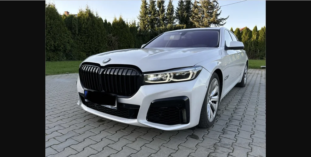 Japonská alternativa BMW série 7 v Polsku