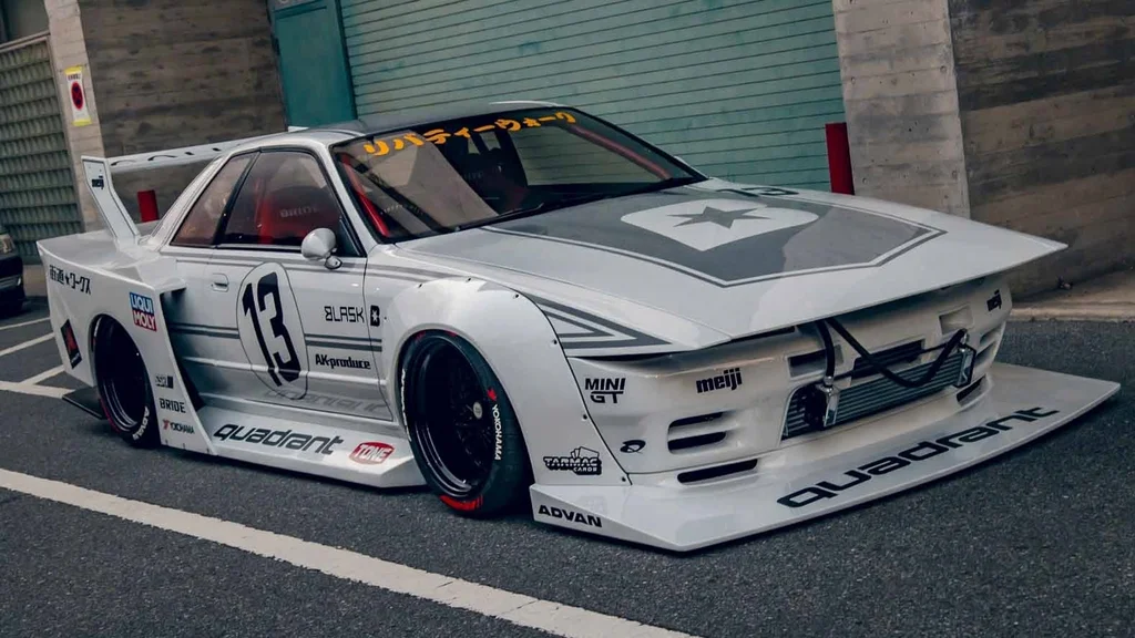 Nissan Skyline R32 - Szaleństwo od Liberty Walk