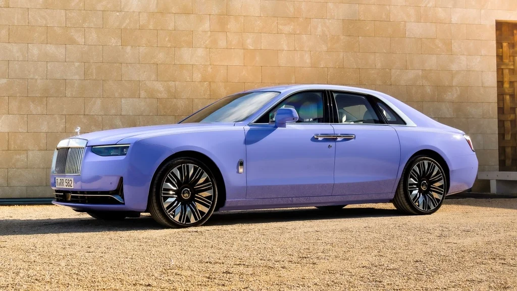 Nowy Rolls-Royce Ghost w tęczowej palecie