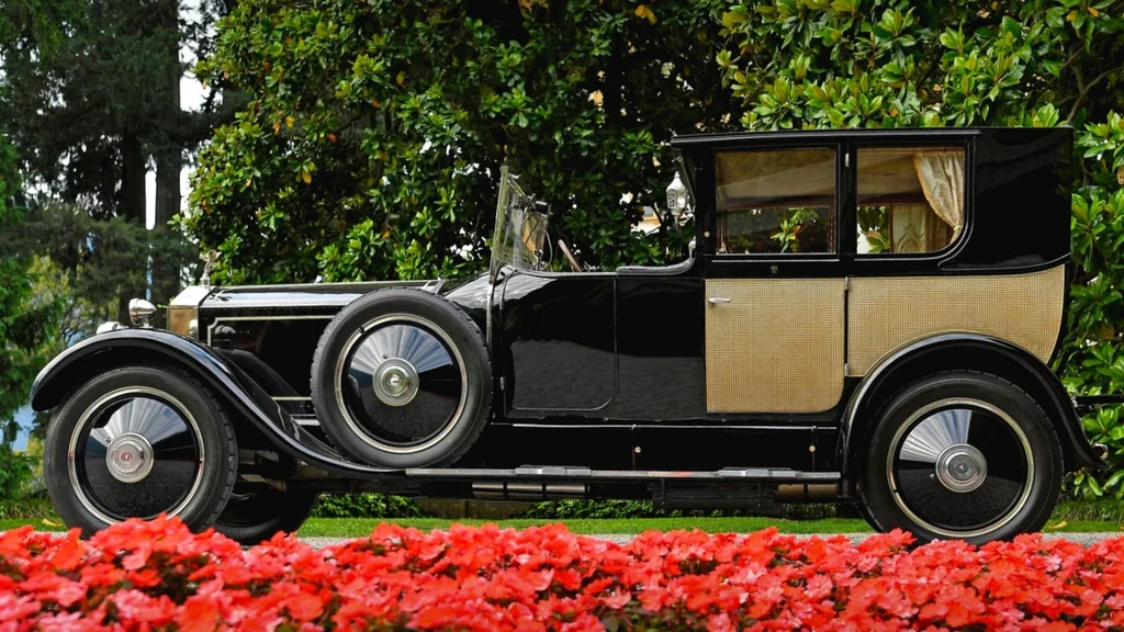 Rolls-Royce Phantom: 100 lat luksusu i innowacji