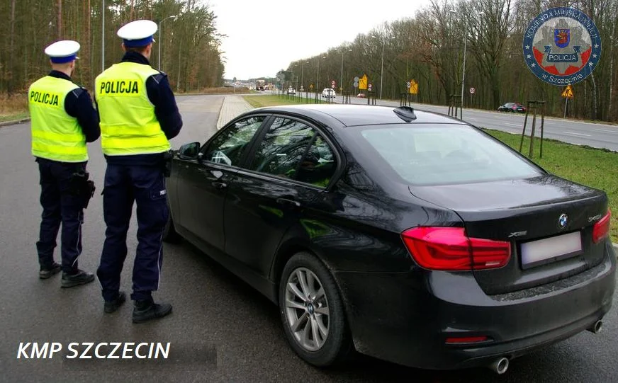 Kuriózní závod s policisty ve Szczecinu