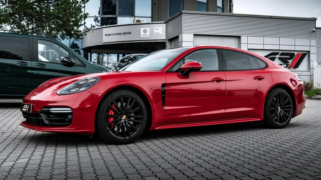 Na sprzedaż Porsche Panamera GTS znanego rajdowca